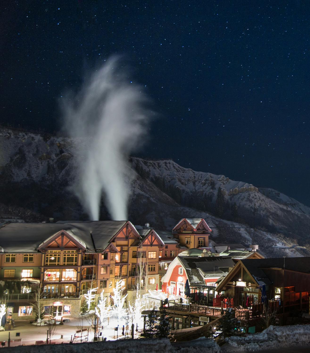 Alive night at Snowmass Aspen. ©Pexels.