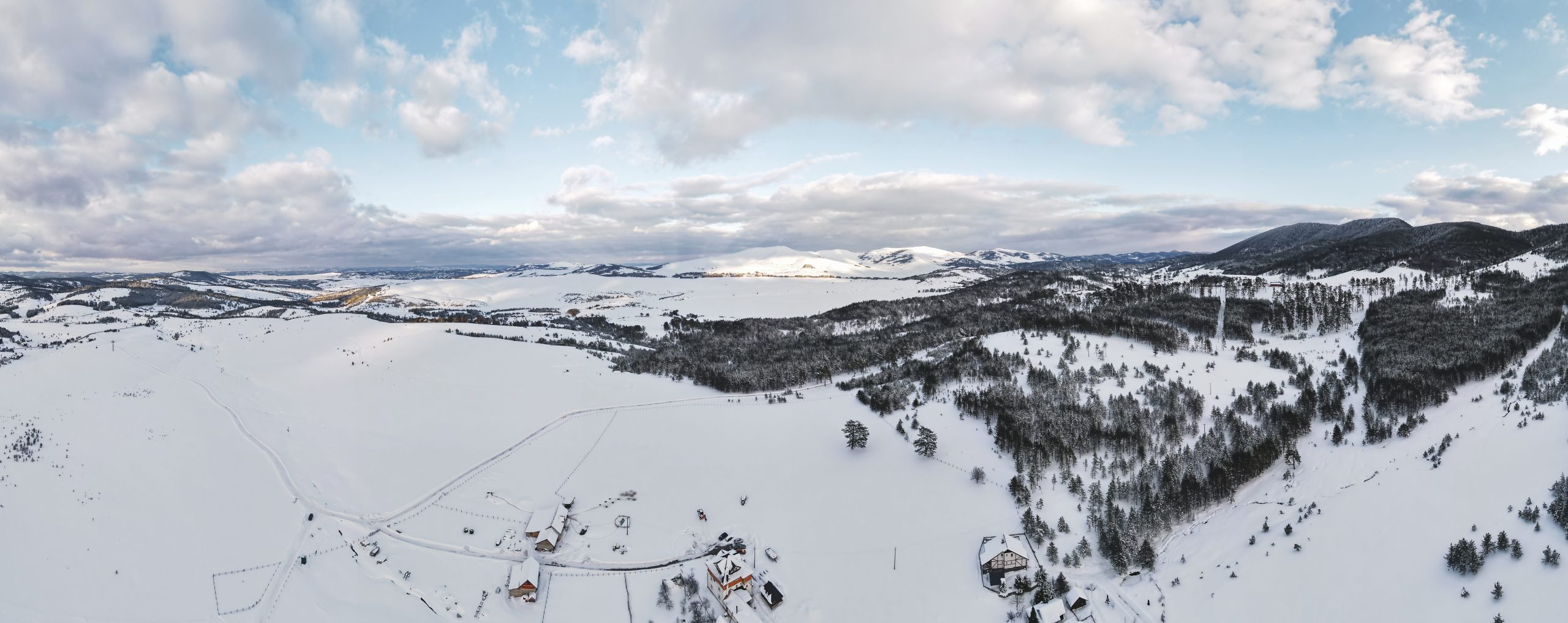 Aerial view of Tornik ski resort.ID 240931162 | Ski Area © Slasta20 | Dreamstime.com