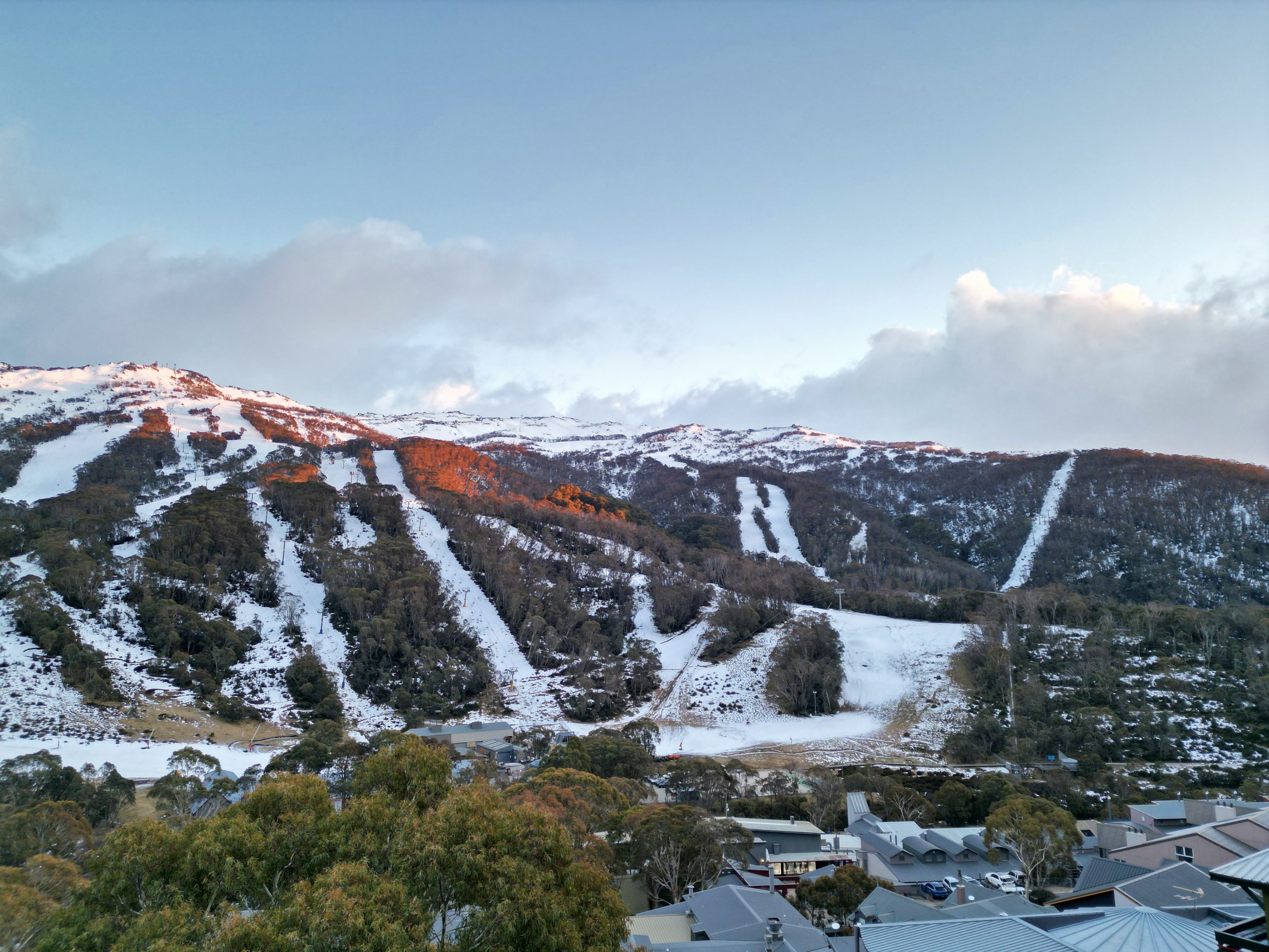 Scenic view at Thredbo. © Wirestock | Dreamstime.com