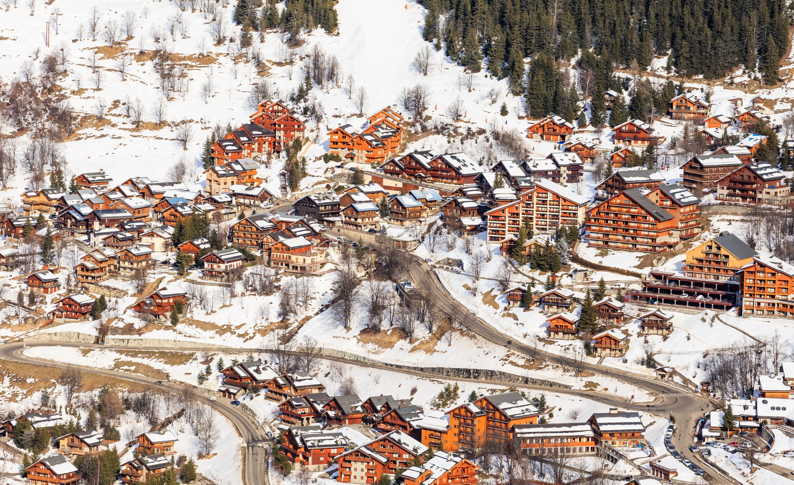 Chalet on the slopes of the valley Meribel. © Nikolai Korzhov | Dreamstime.com