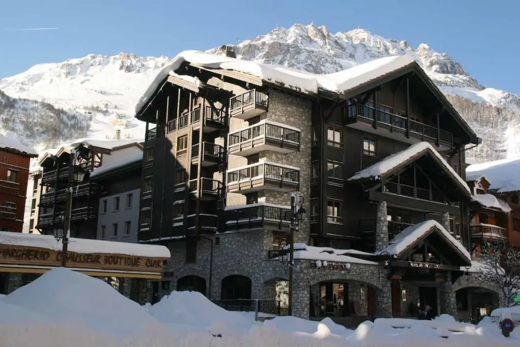 Hotel Avenue Lodge Val d'Isere Ski Resort Skiersplanet