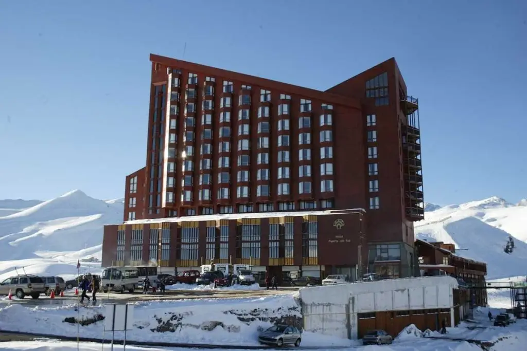 Hotel Puerta del Sol Valle Nevado Ski Resort Skiersplanet