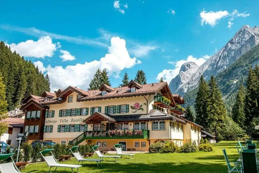 Hotel Villa Rosella Canazei Ski Resort Skiersplanet