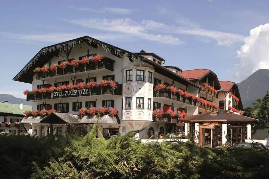 Hotel Zugspitze Garmisch-Partenkirchen Ski Resort Skiersplanet